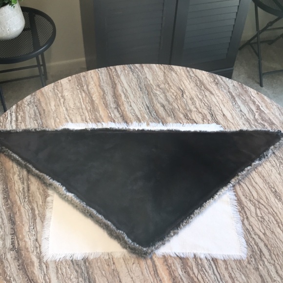 Fabulous Furs by Donna Salyers Faux Fur Shawl Collar Wrap Stole EUC - Picture 5 of 7